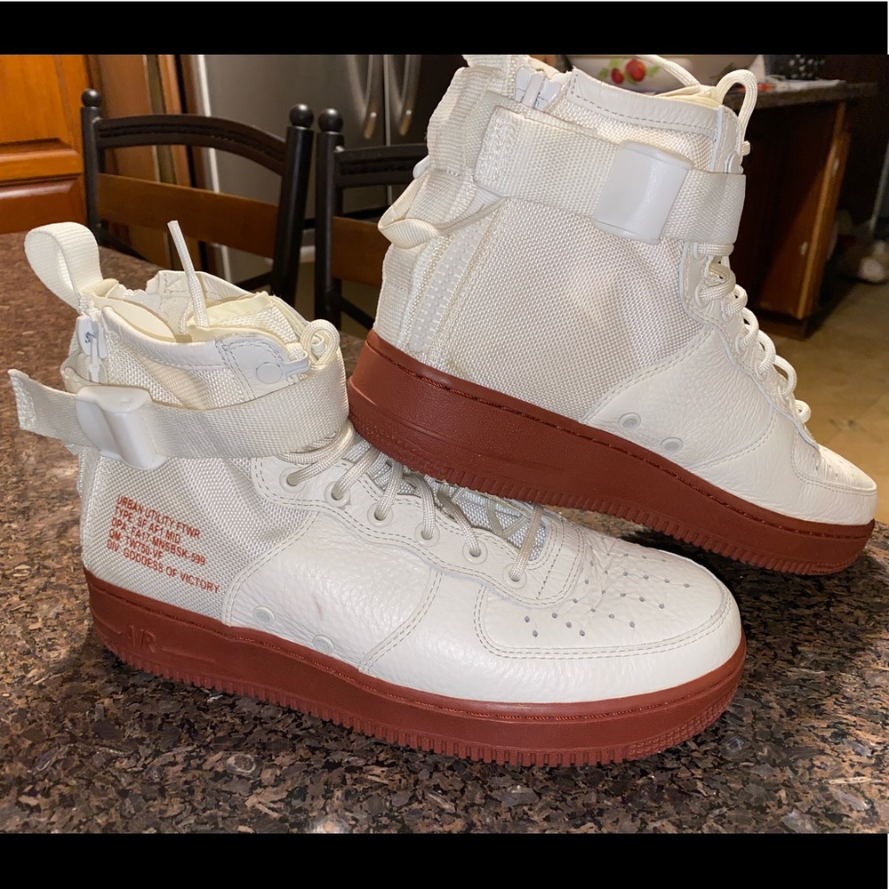 Nike SF Air Force 1 Mid ‘Red Ivory’